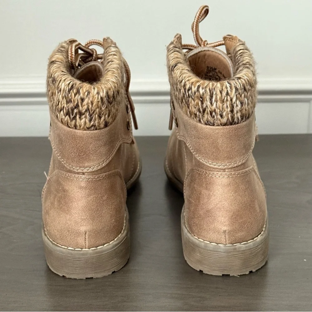 St. John's Bay Knit Top Lace-Up Boots Size 9.5